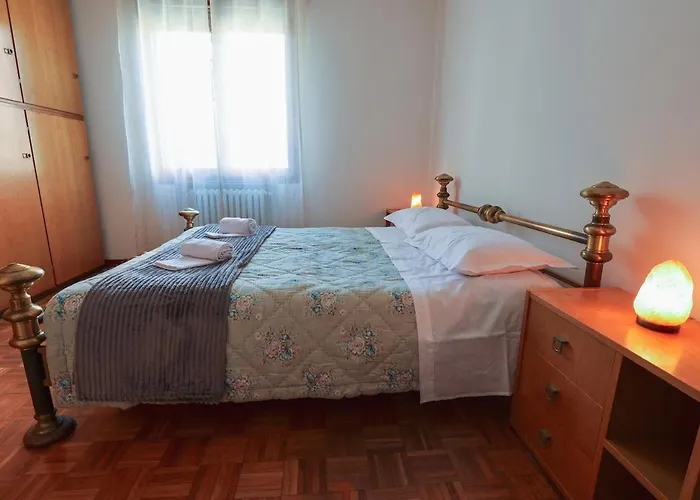 Vicino L'ospedale Con Parcheggio Gratuito 摩德纳